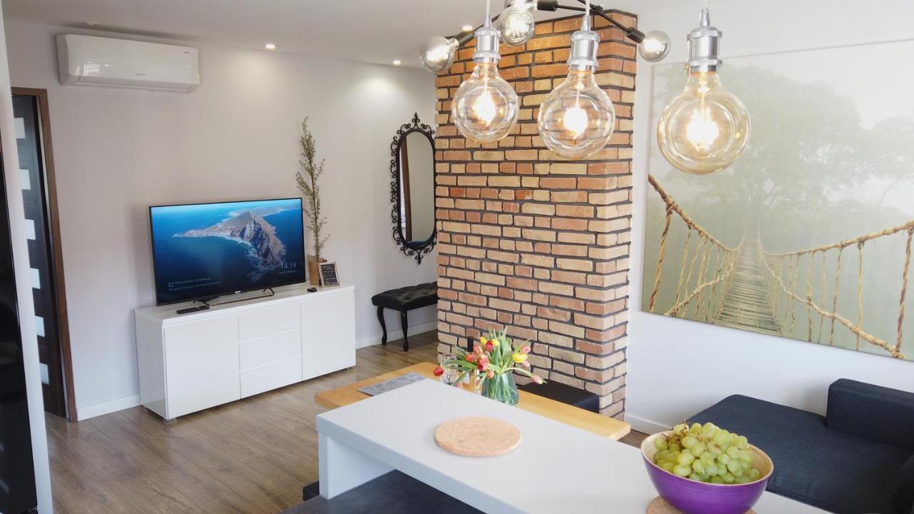 Ferienwohnung Apartament Bieszczady Ustrzyki Dolne Exterior foto